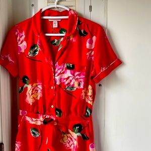 VS Secrets silk, 1 piece set pajamas. In good condition.